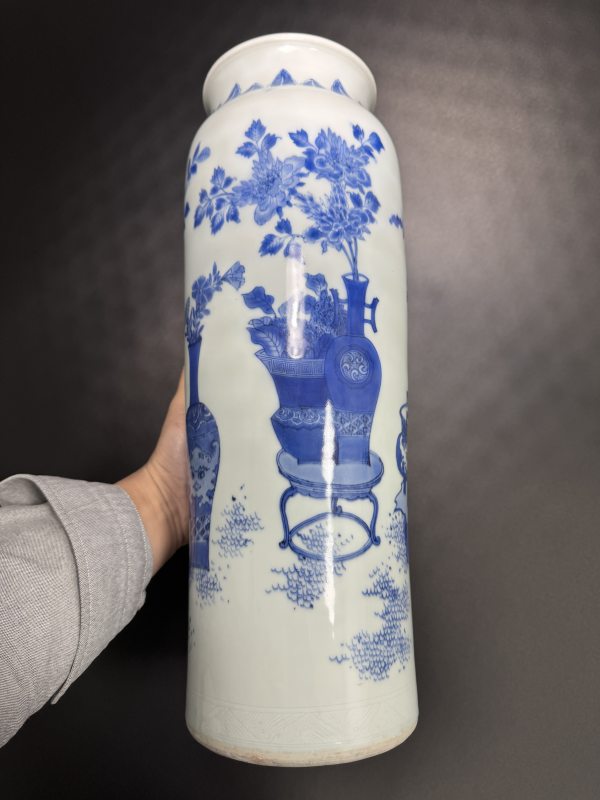 明崇祯 青花通景瓶花清供图筒瓶 - 图10