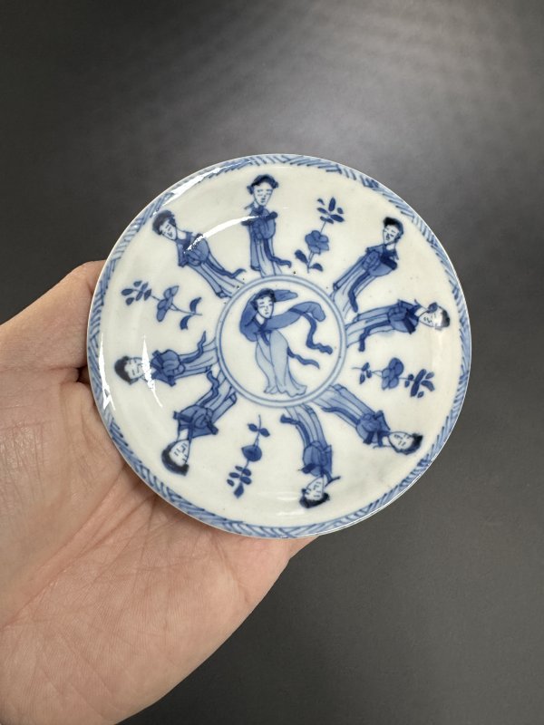 清康熙 青花仕女花卉纹杯、碟两套 - 图13
