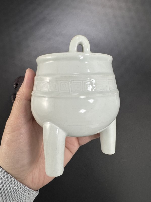 清早期 德化窑白釉鼎式炉 - 图6