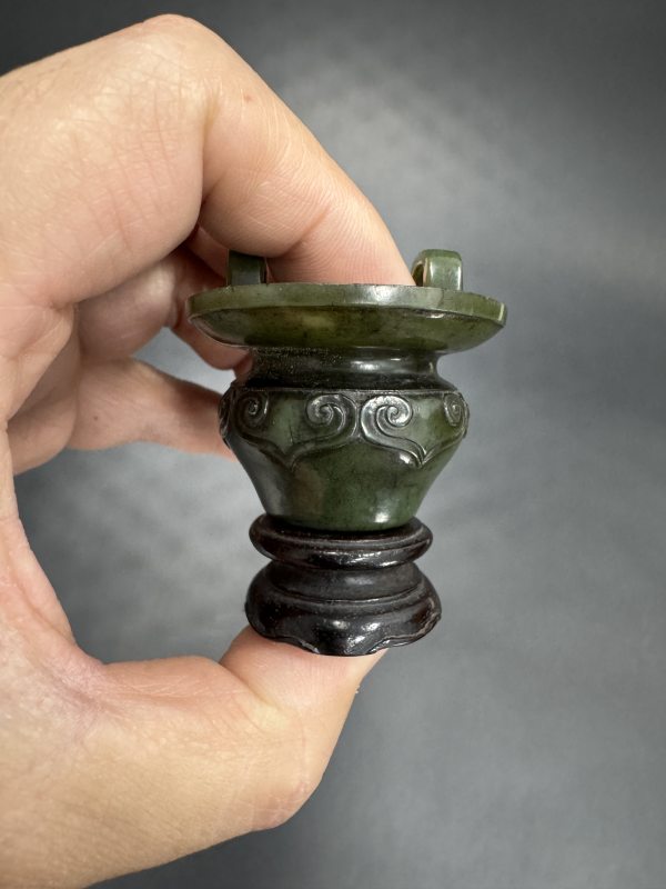 清 碧玉雕小提梁花蓝 - 图4