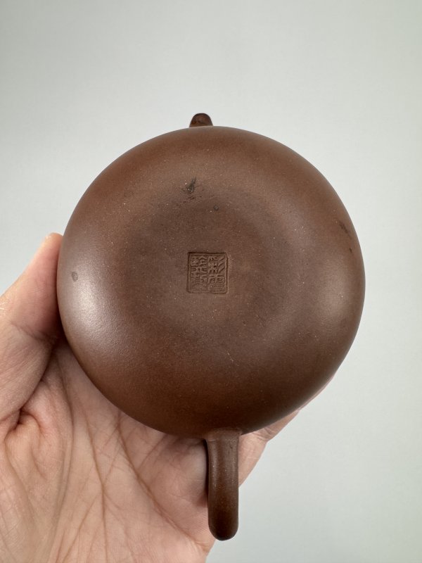 清 冯彩霞监制子冶诗文梅花紫泥小合欢壶（配黄花梨嵌云石壶承） - 图15
