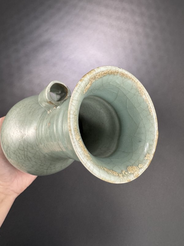 明 龙泉窑青釉贯耳瓶 - 图8