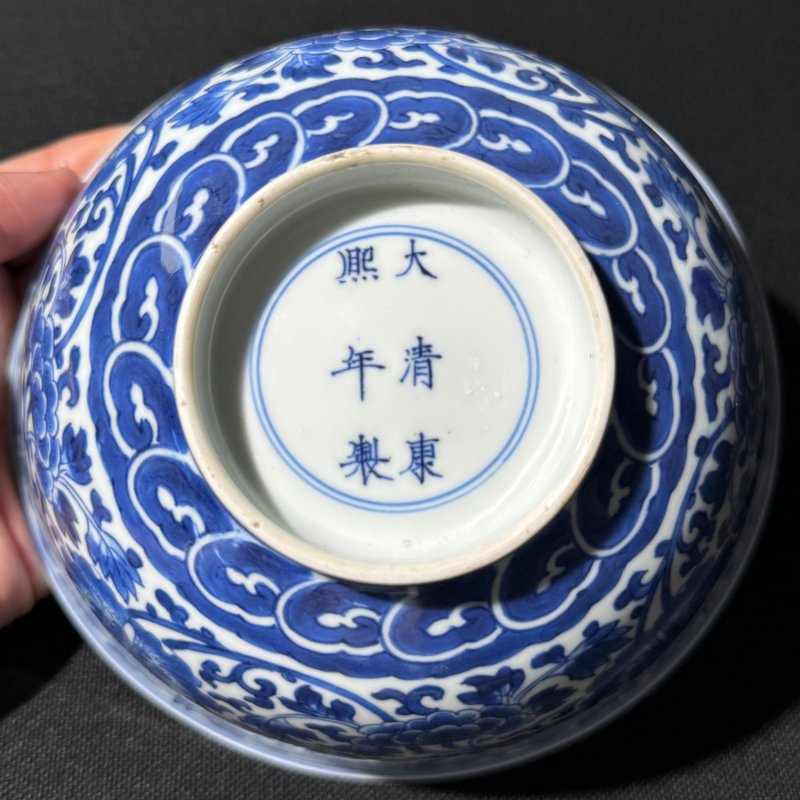 清康熙 青花缠枝牡丹纹碗 - 图8