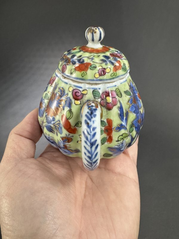 明-清康熙 矾红彩青花莲瓣小摆件、青花粉彩描金瓜棱壶一组两件 - 图12