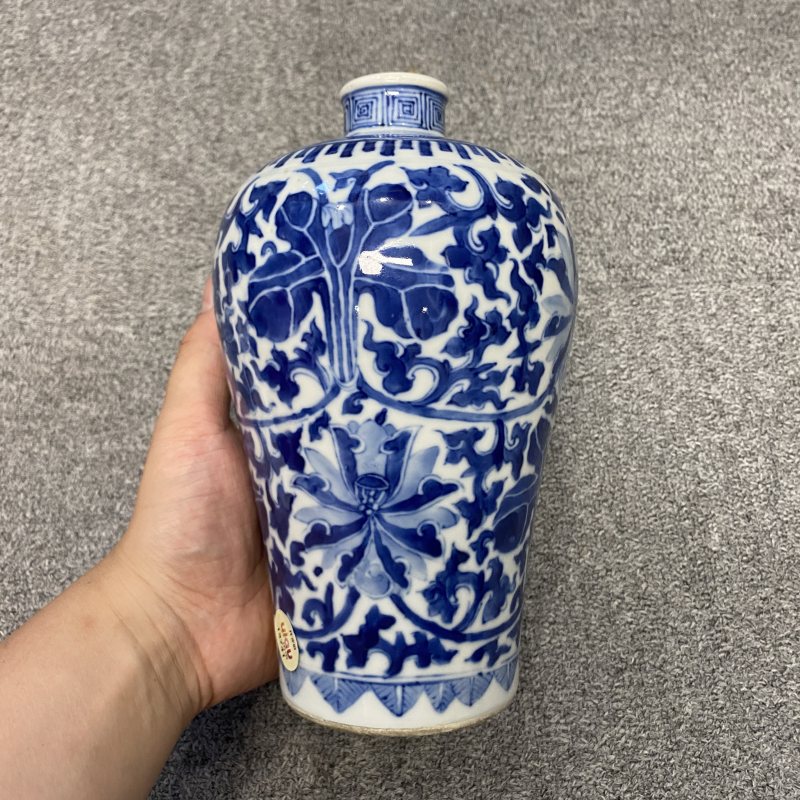 清晚期 青花缠枝莲纹梅瓶 - 图7