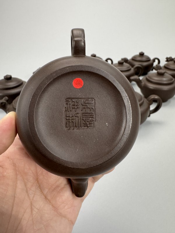 现代 吴群祥制紫泥十二生肖壶一套 - 图13