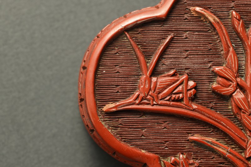 清早期 剔红兰花草虫海棠形香盒 - 图9