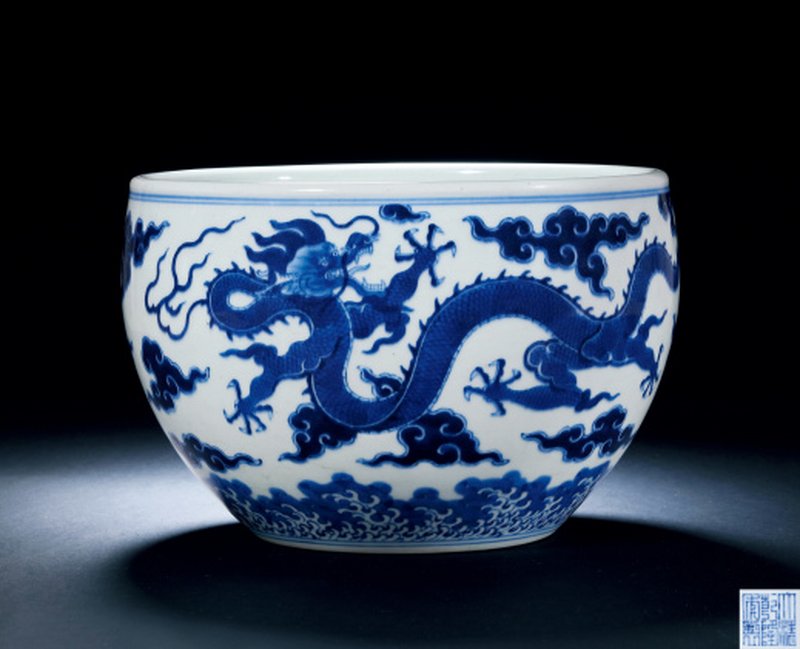 清乾隆 青花云龙纹小缸