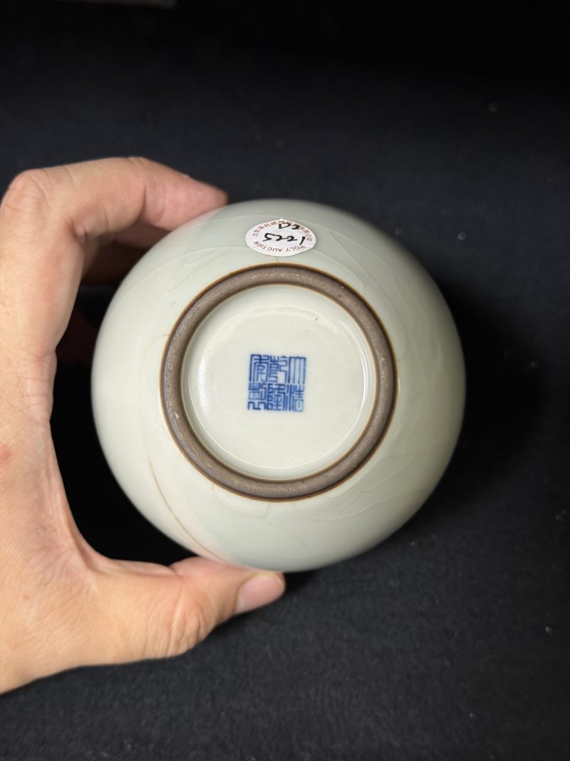 清乾隆 仿官釉鼓式花囊 - 图6