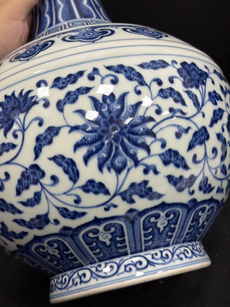 清咸丰 青花缠枝花卉蕉叶纹玉堂春瓶 - 图10