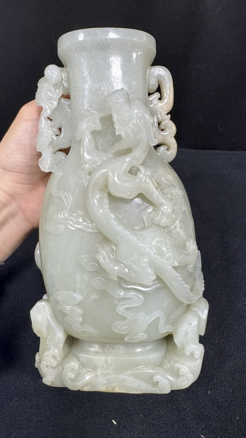 清乾隆 白玉高浮雕苍龙教子盖瓶 - 图14
