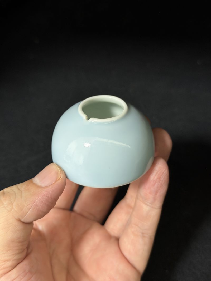 清雍正 天蓝釉马蹄式水盂 - 图7