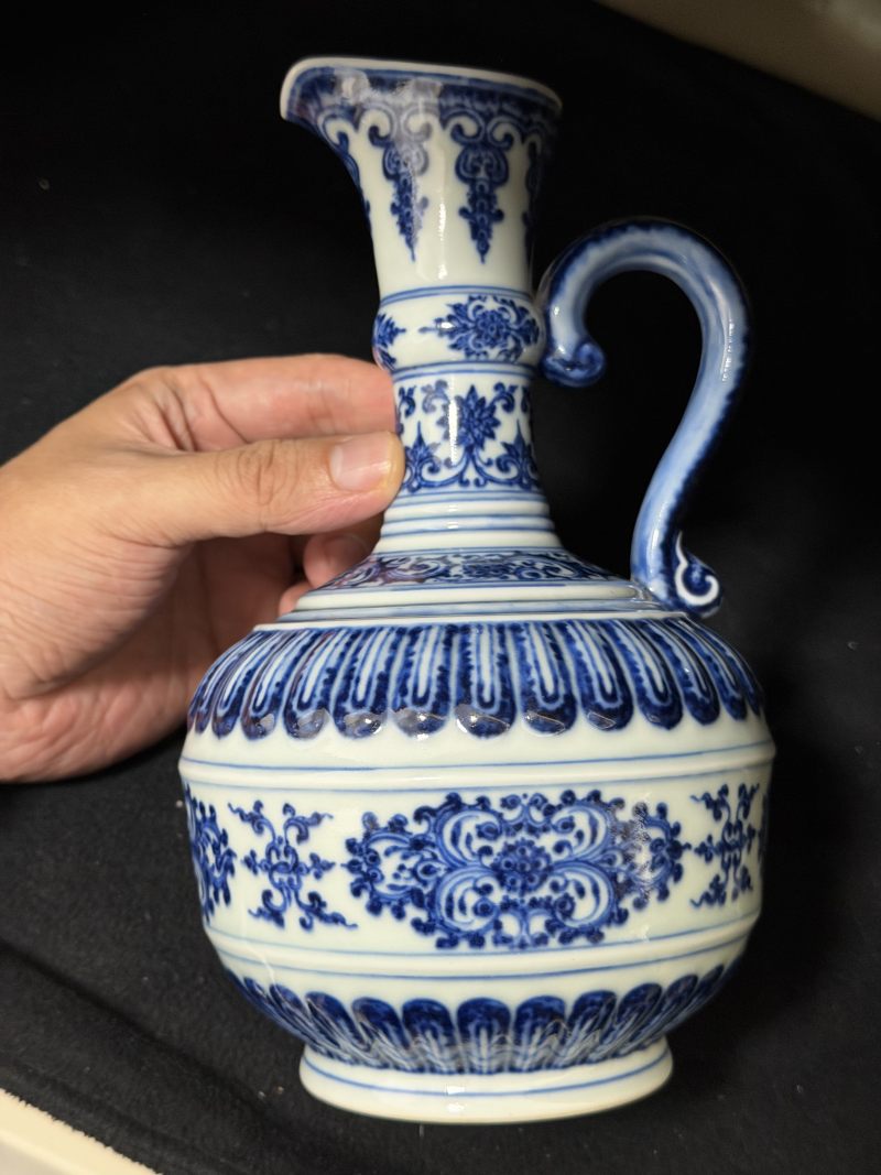 清雍正 青花巴洛克风格花卉菊瓣型花浇 - 图5