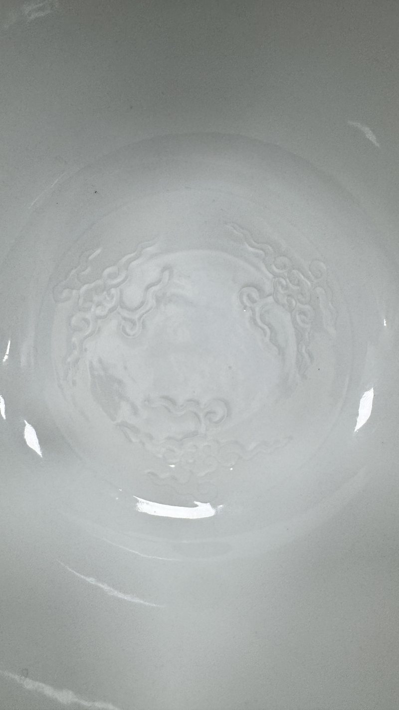清雍正 白釉暗刻云龙纹外粉彩三多大碗一对 - 图49