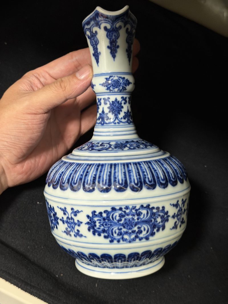 清雍正 青花巴洛克风格花卉菊瓣型花浇 - 图6