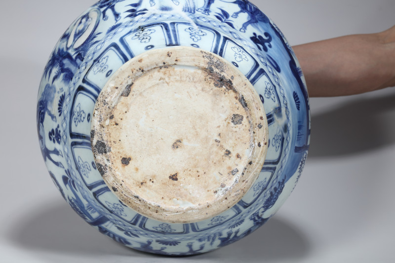 元 青花“昭君出塞”人物故事图大罐 - 图10