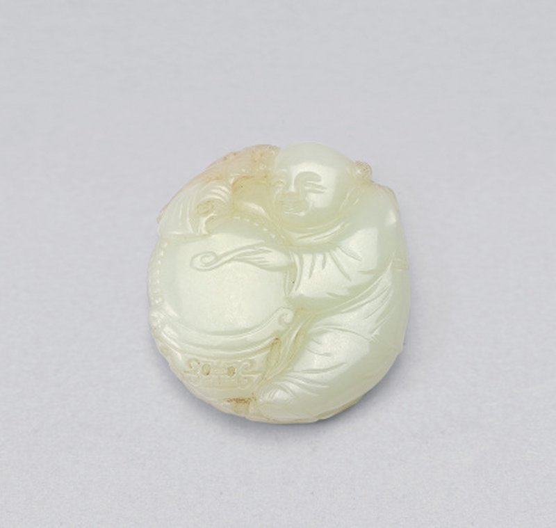 清 白玉童子击鼓摆件
