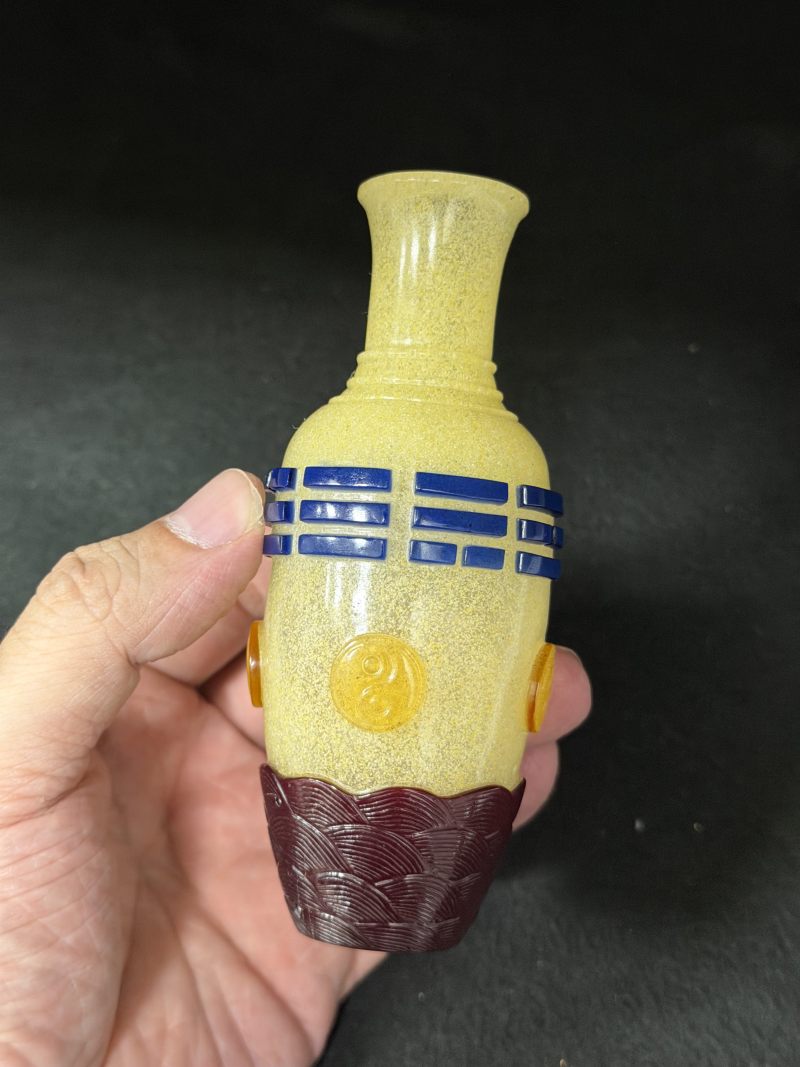 清 金菲雪地套多色料八卦莱菔尊 - 图3