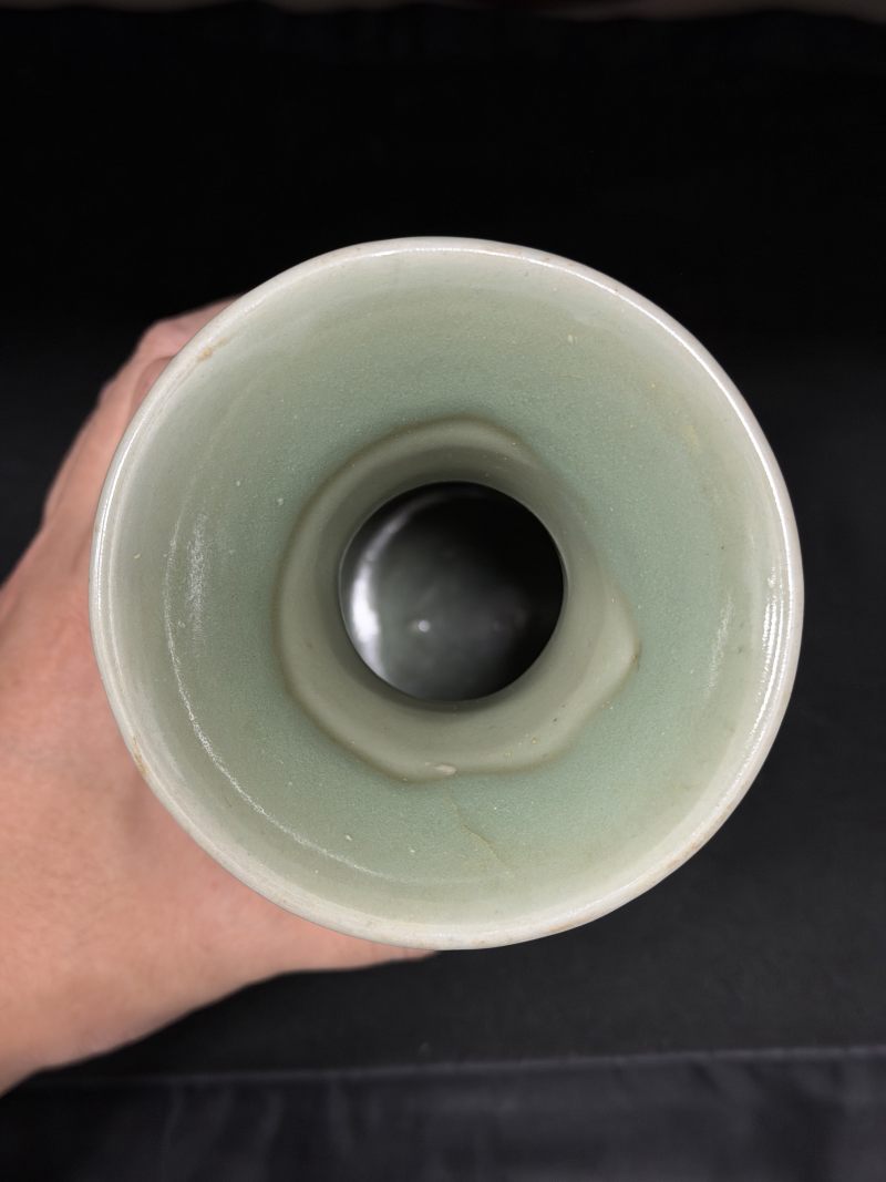 元 龙泉窑青釉龙耳衔环瓶一对 - 图8