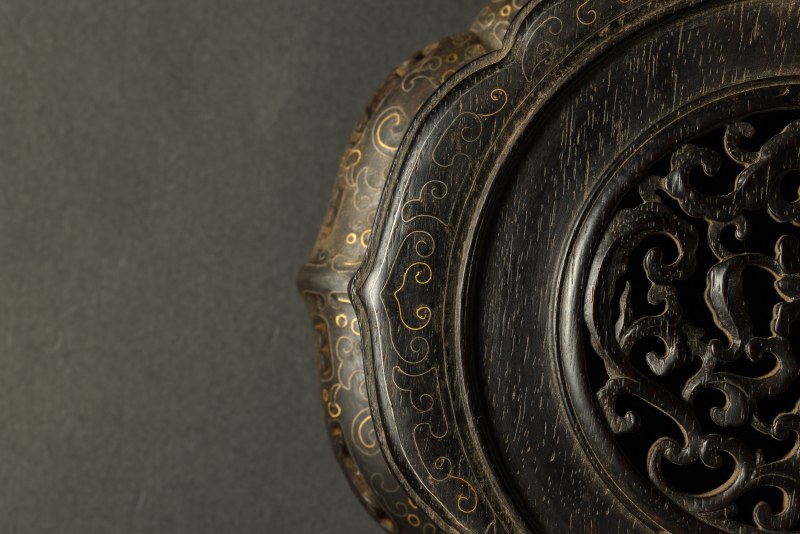 清 紫檀嵌金银镂雕器座 - 图4