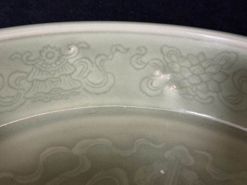 清乾隆 冬青釉刻十字金刚杵八吉祥莲花洗 - 图14