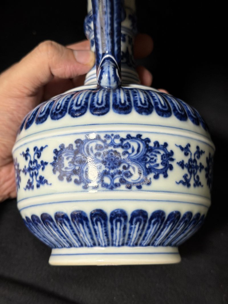 清雍正 青花巴洛克风格花卉菊瓣型花浇 - 图9