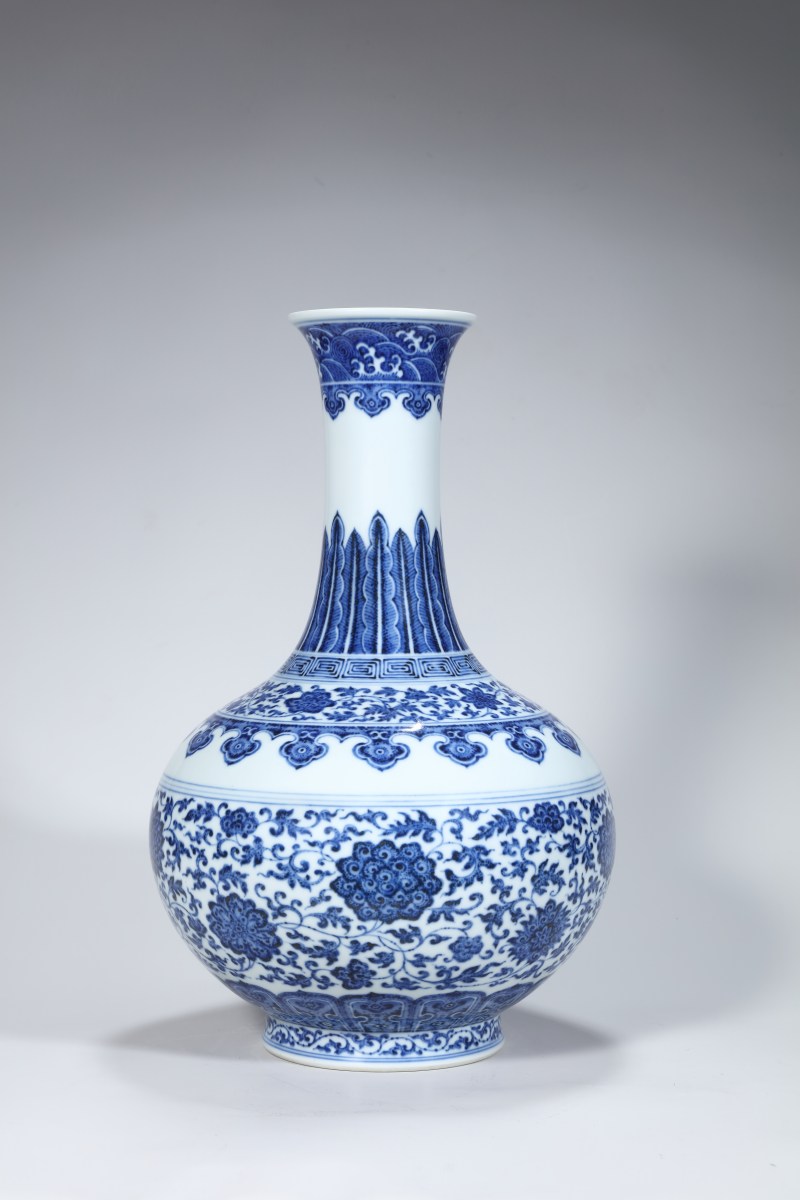清道光 青花缠枝花卉玉堂春瓶 - 图6
