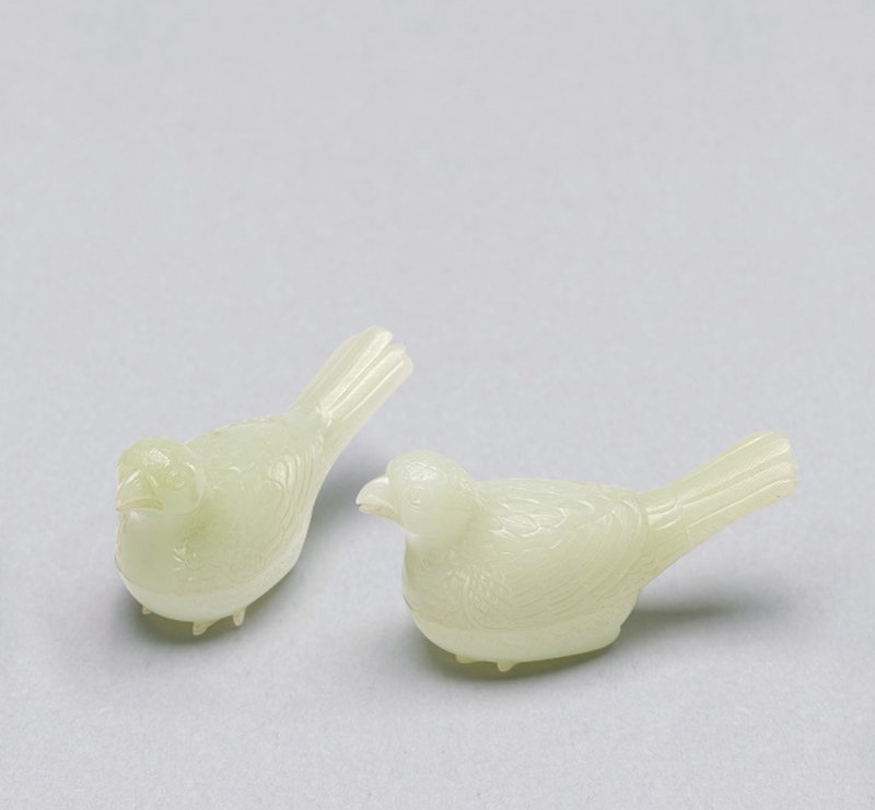 清 白玉鹌鹑一对（带硬木座）