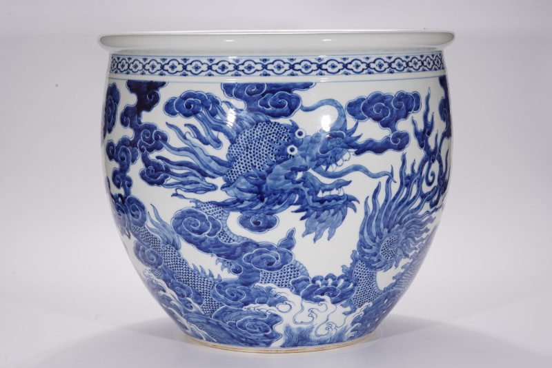 18-19世纪 定烧青花龙纹大缸 - 图4