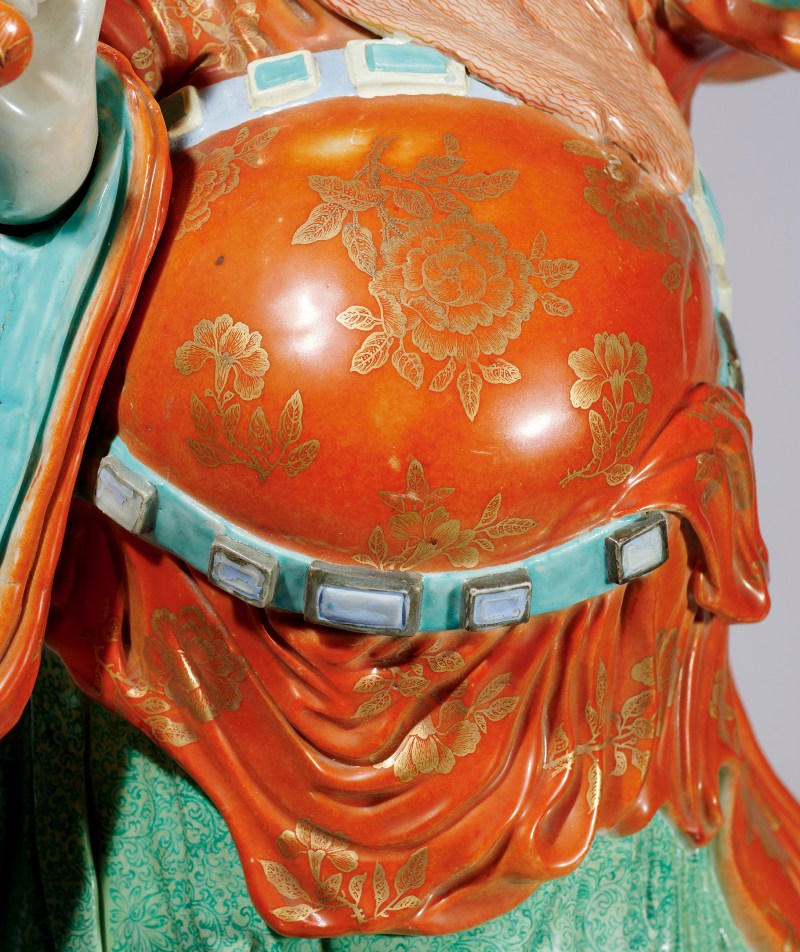 清乾隆 粉彩矾红描金雕瓷钟馗像 - 图4