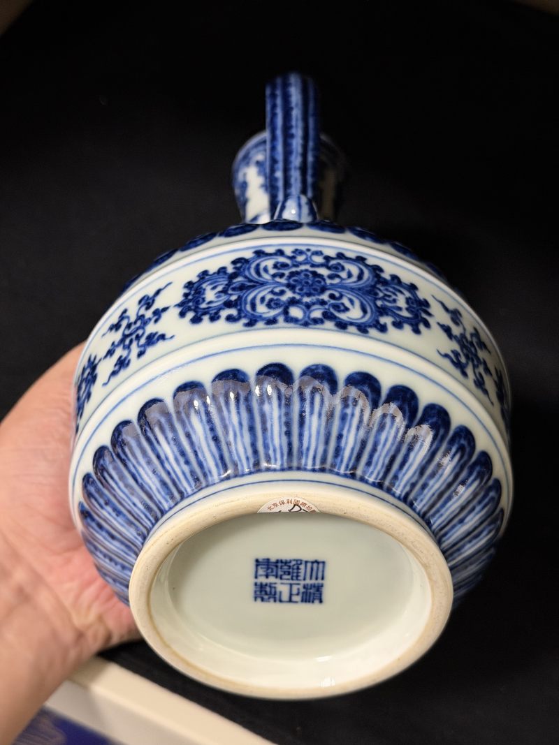 清雍正 青花巴洛克风格花卉菊瓣型花浇 - 图11