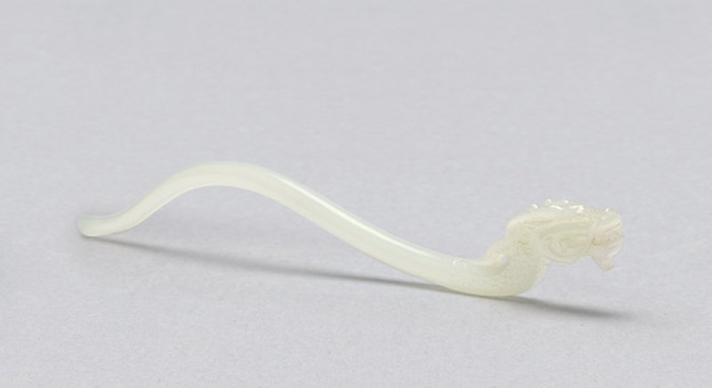 清乾隆 白玉龙纹灯挑