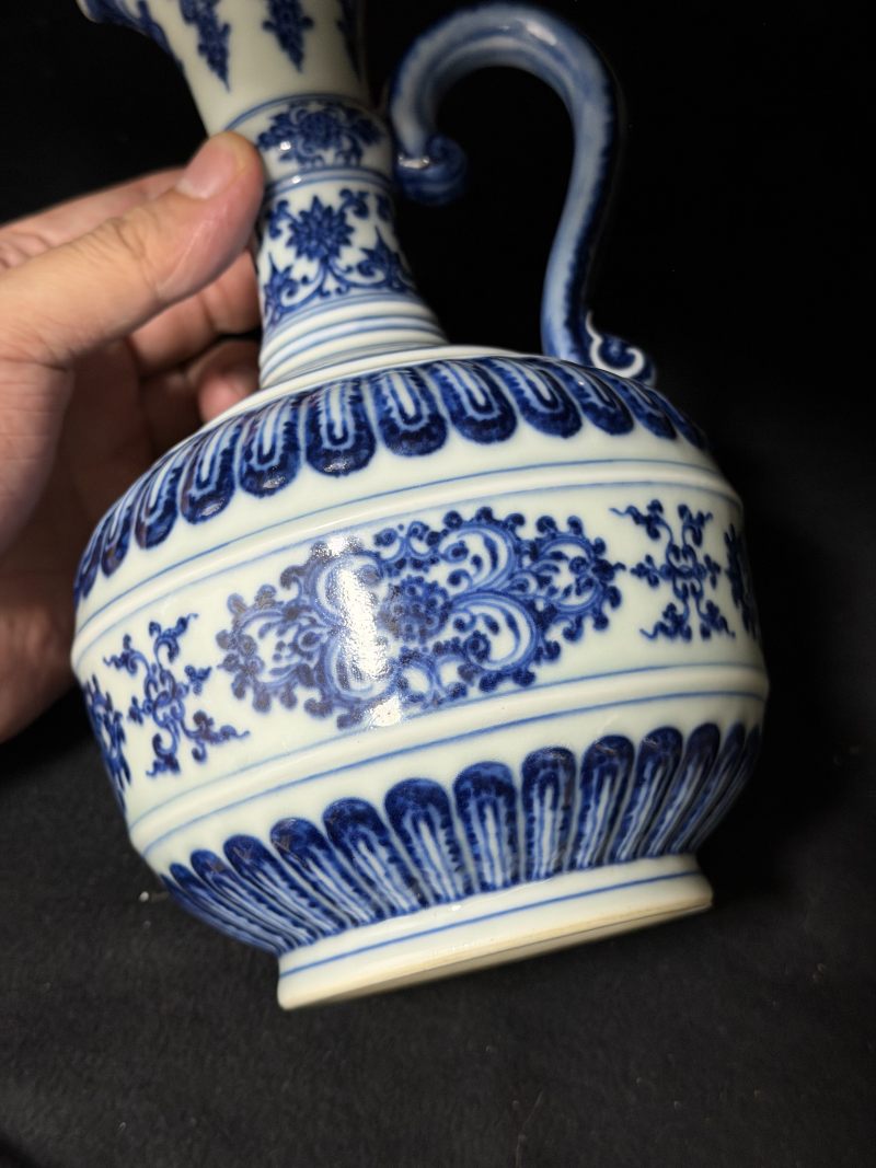清雍正 青花巴洛克风格花卉菊瓣型花浇 - 图12