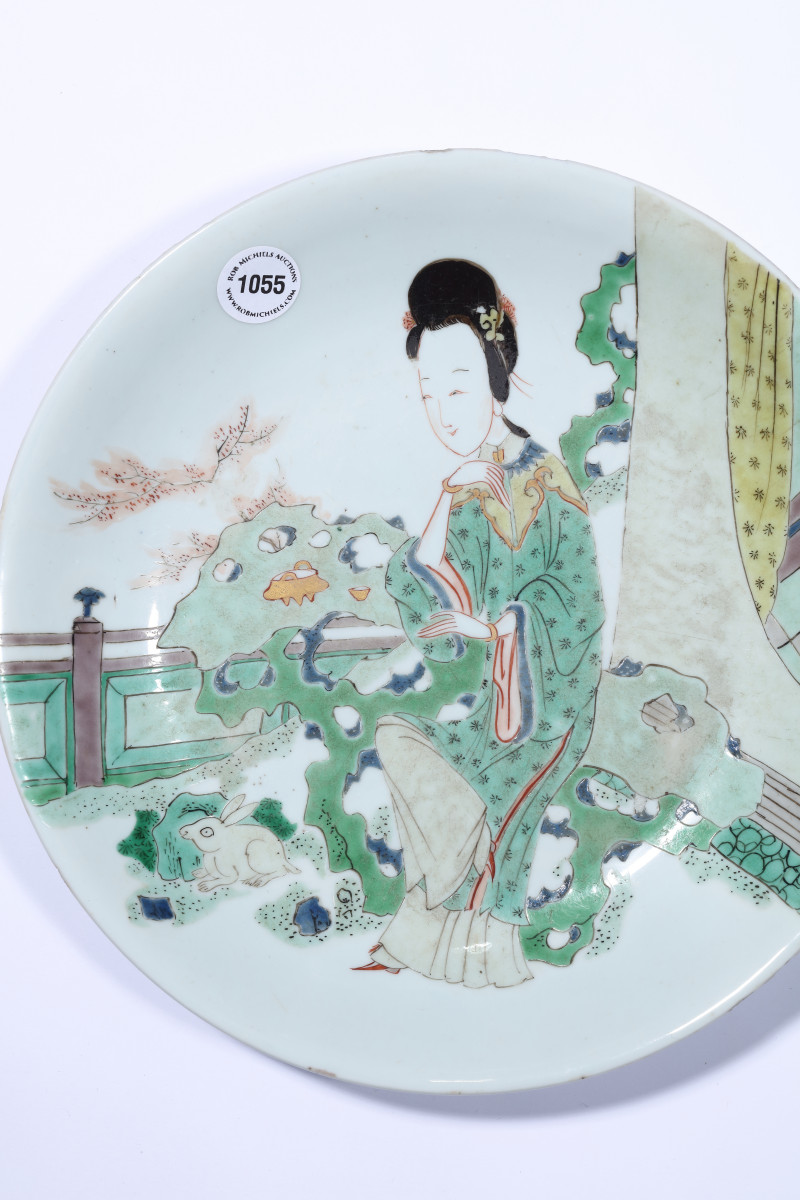 清康熙 五彩描金玉兔伴娥图盘 - 图3