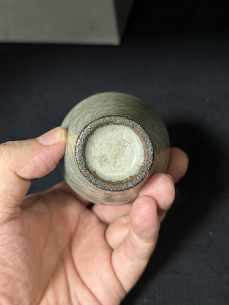 明 仿哥釉折肩小梅瓶 - 图5