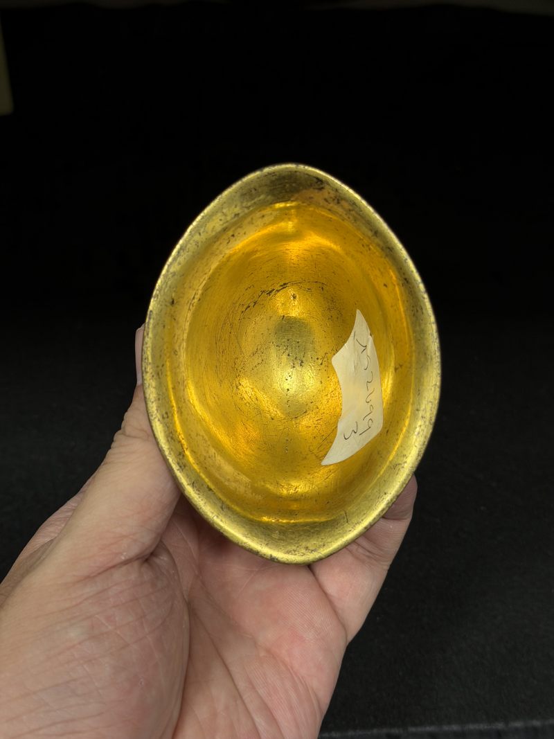 清康熙 铜鎏金嵌松石刻诗文乳足梅花杯 - 图7