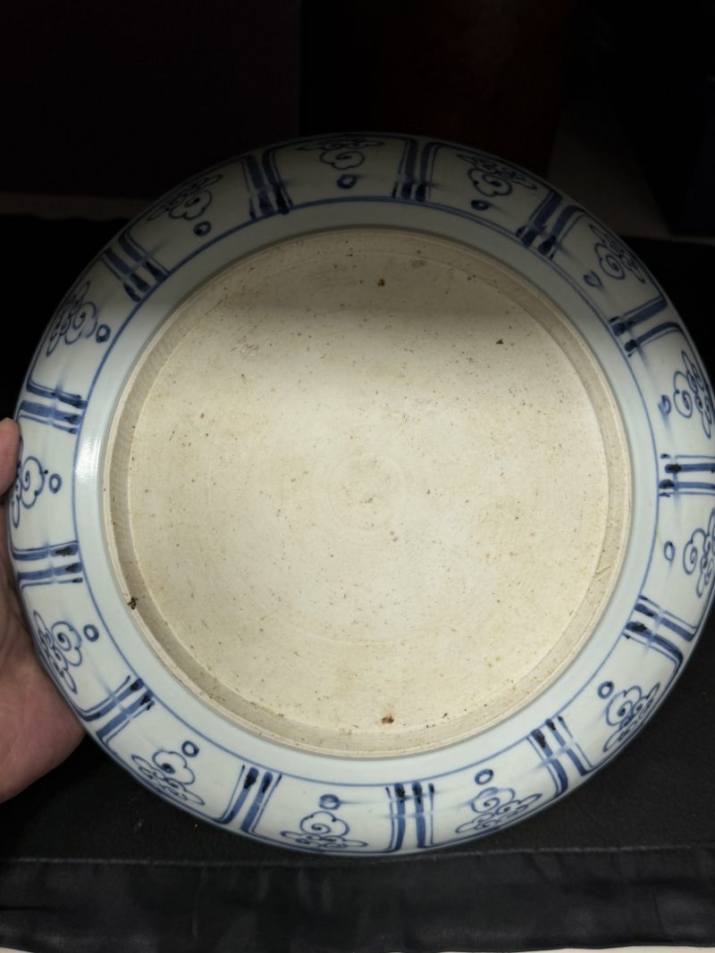 元 青花缠枝菊花配折枝莲花盘 - 图6