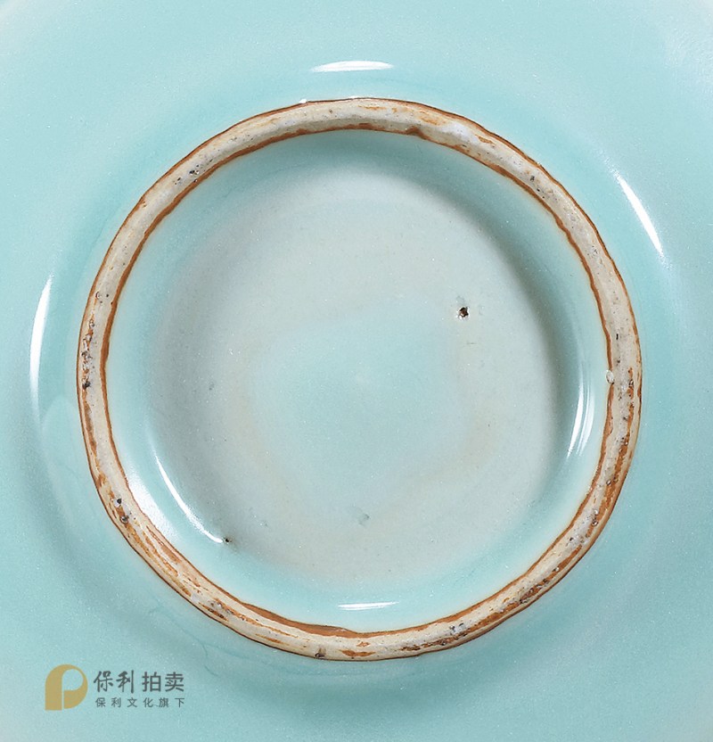 明 龙泉窑粉青釉六出葵瓣式盘 - 图3