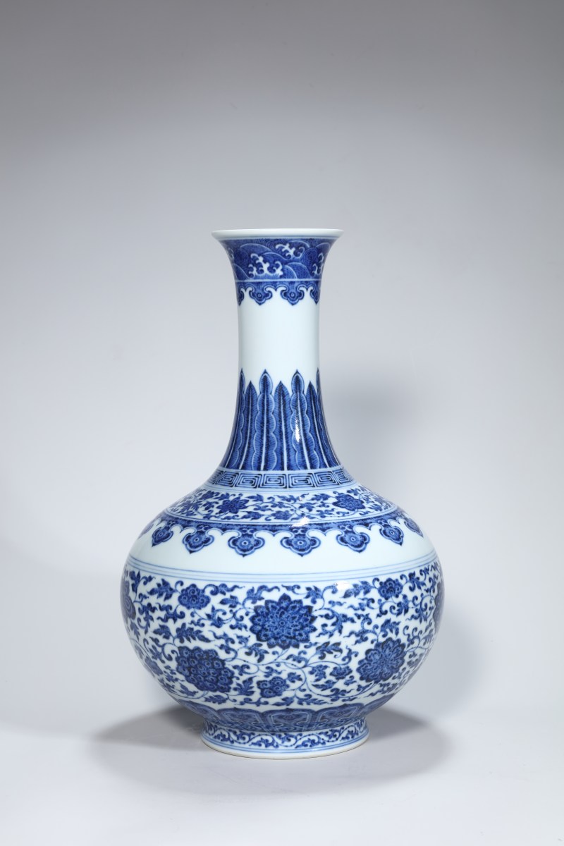清道光 青花缠枝花卉玉堂春瓶 - 图7
