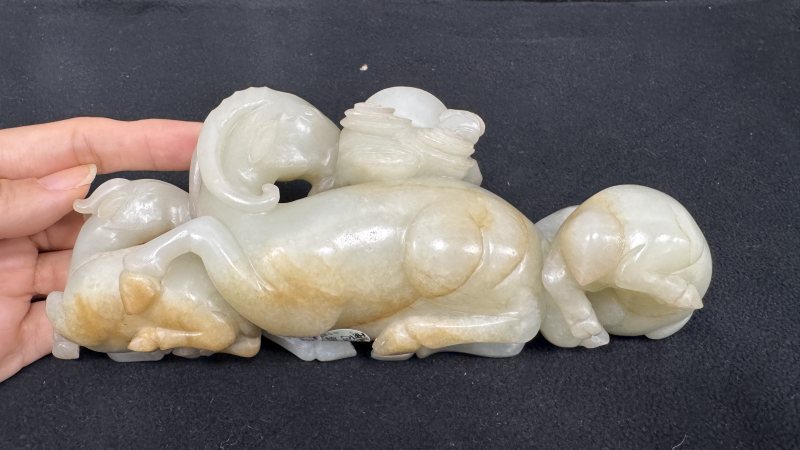 清乾隆 白玉圆雕三阳开泰 - 图17