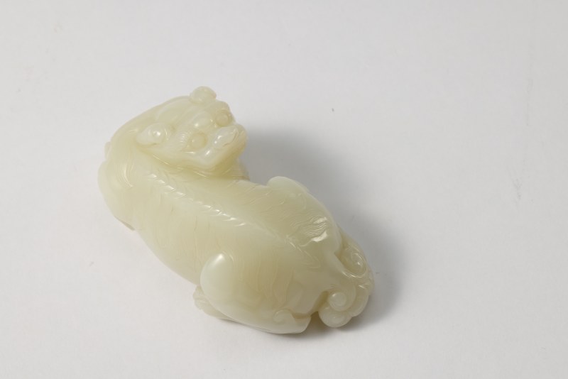 清 白玉瑞兽纸镇 - 图4