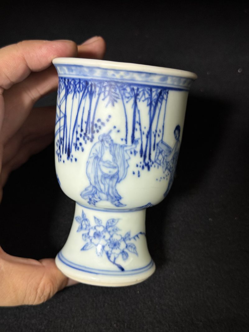 清顺治 青花西厢记故事高足杯 - 图4