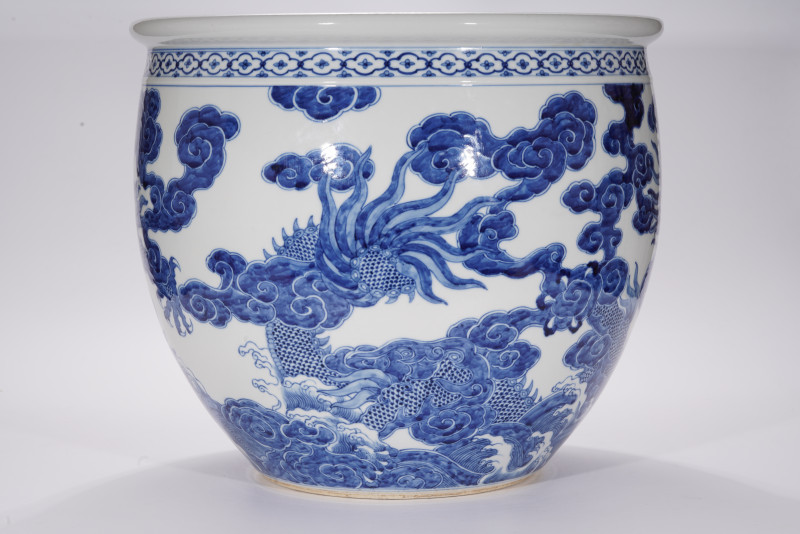 18-19世纪 定烧青花龙纹大缸 - 图5
