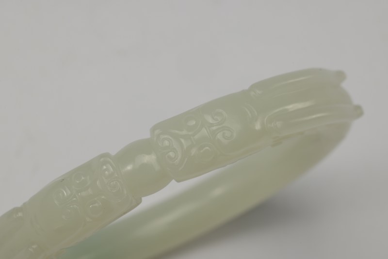 清 白玉二龙戏珠手镯 - 图4
