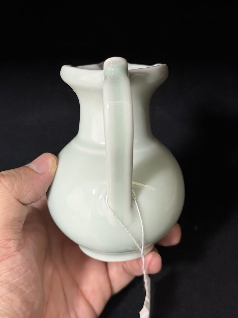 清乾隆 粉青釉小僧帽壶 - 图6