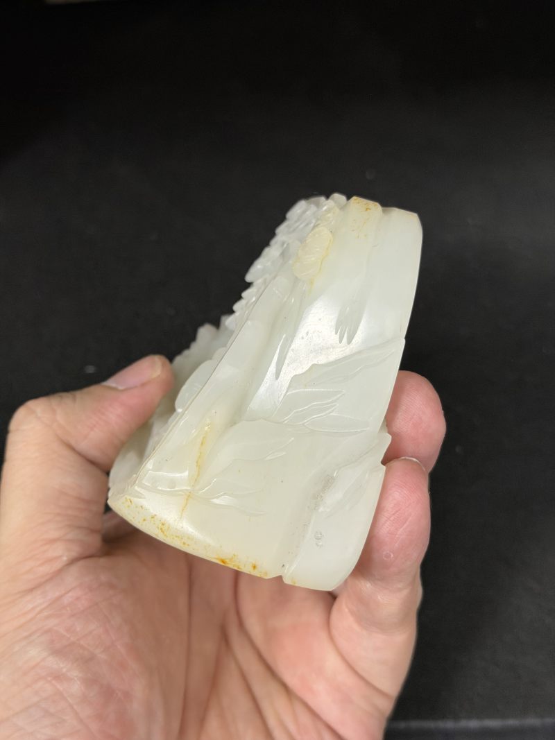 清中期 白玉留皮雕高仕谢琴访友图山子 - 图4