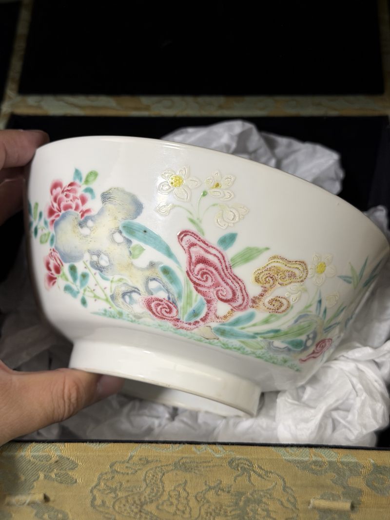 清雍正 粉彩“灵仙富贵”图内朵兰花纹碗 - 图8