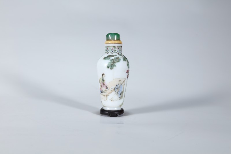 清乾隆 涅白胎画珐琅才子佳人鼻烟壶 - 图3