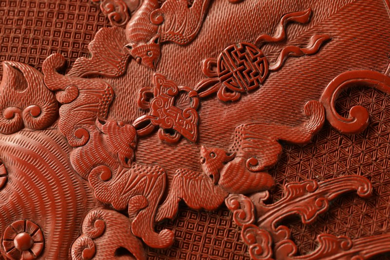 清中期 剔红蝠形盒 - 图6