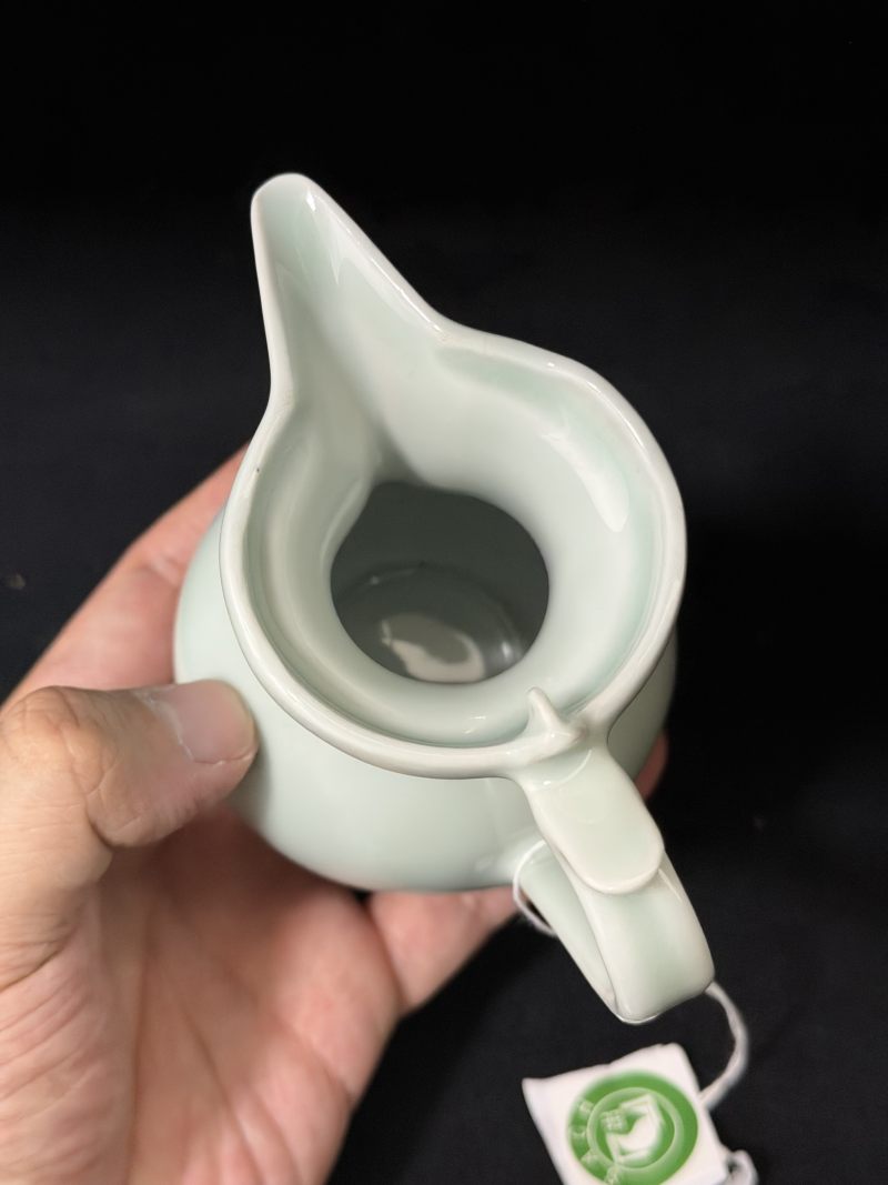 清乾隆 粉青釉小僧帽壶 - 图7